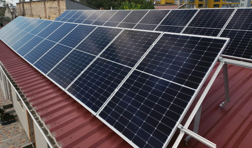 Gibridnaya_solnechnaya_elektrostantsiya_10kVt_v_Odesse